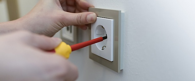 Elektro­installation bei Elektro-Datz GmbH & Co. KG in Neu-Anspach