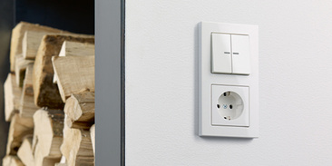 JUNG KNX Taster F 10 bei Elektro-Datz GmbH & Co. KG in Neu-Anspach