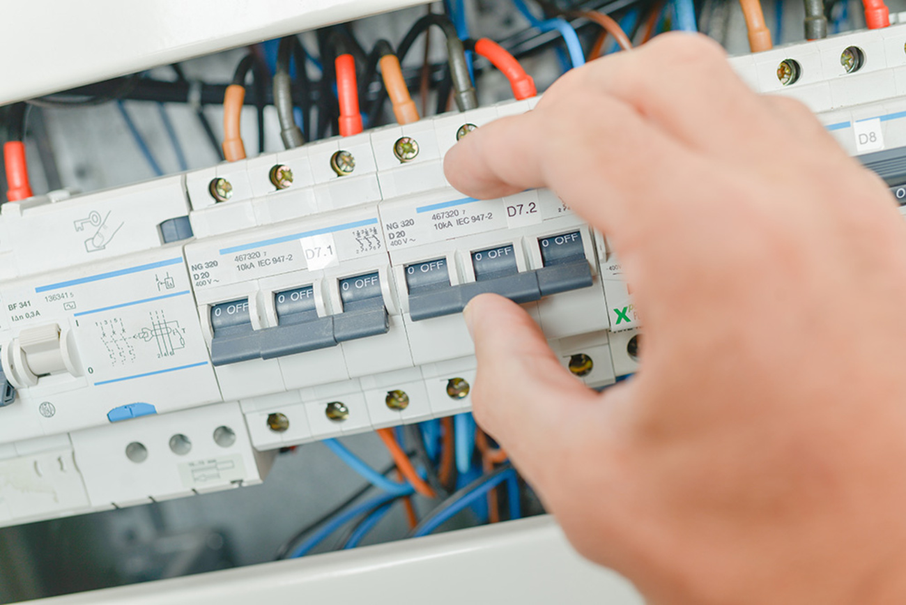 Schalt­schrank­bau bei Elektro-Datz GmbH & Co. KG in Neu-Anspach